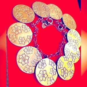 WOW POSHMARK - Authentic Me & Ro Sterling Silver Multi Charm Retired Bracelet